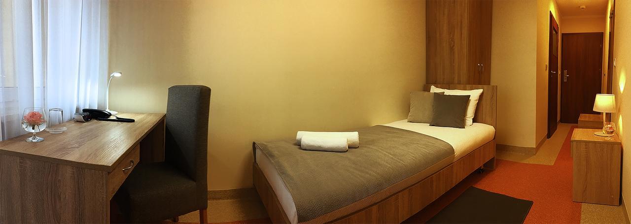Hostel Fortis Остроленка Экстерьер фото